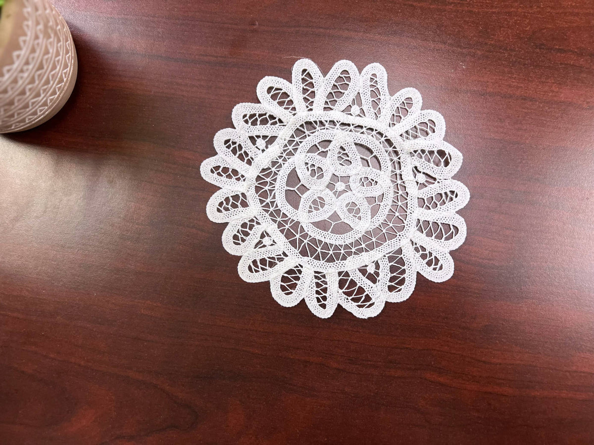 Annie's Treasures Doilies Round Shape