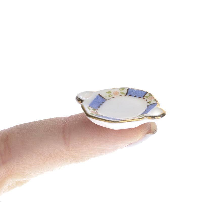 8346. Miniature Ceramic Dinnerware
