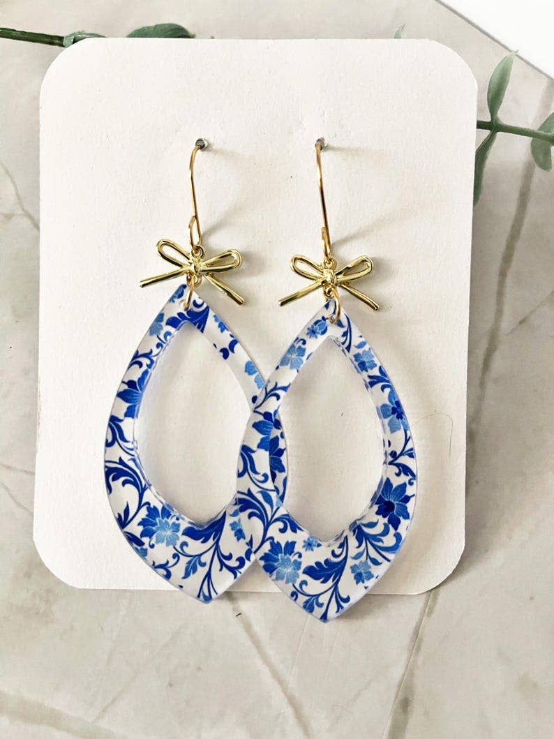 4189. Floral Teardrop Dangle Earrings: Gold Bow Accent, Lightweight