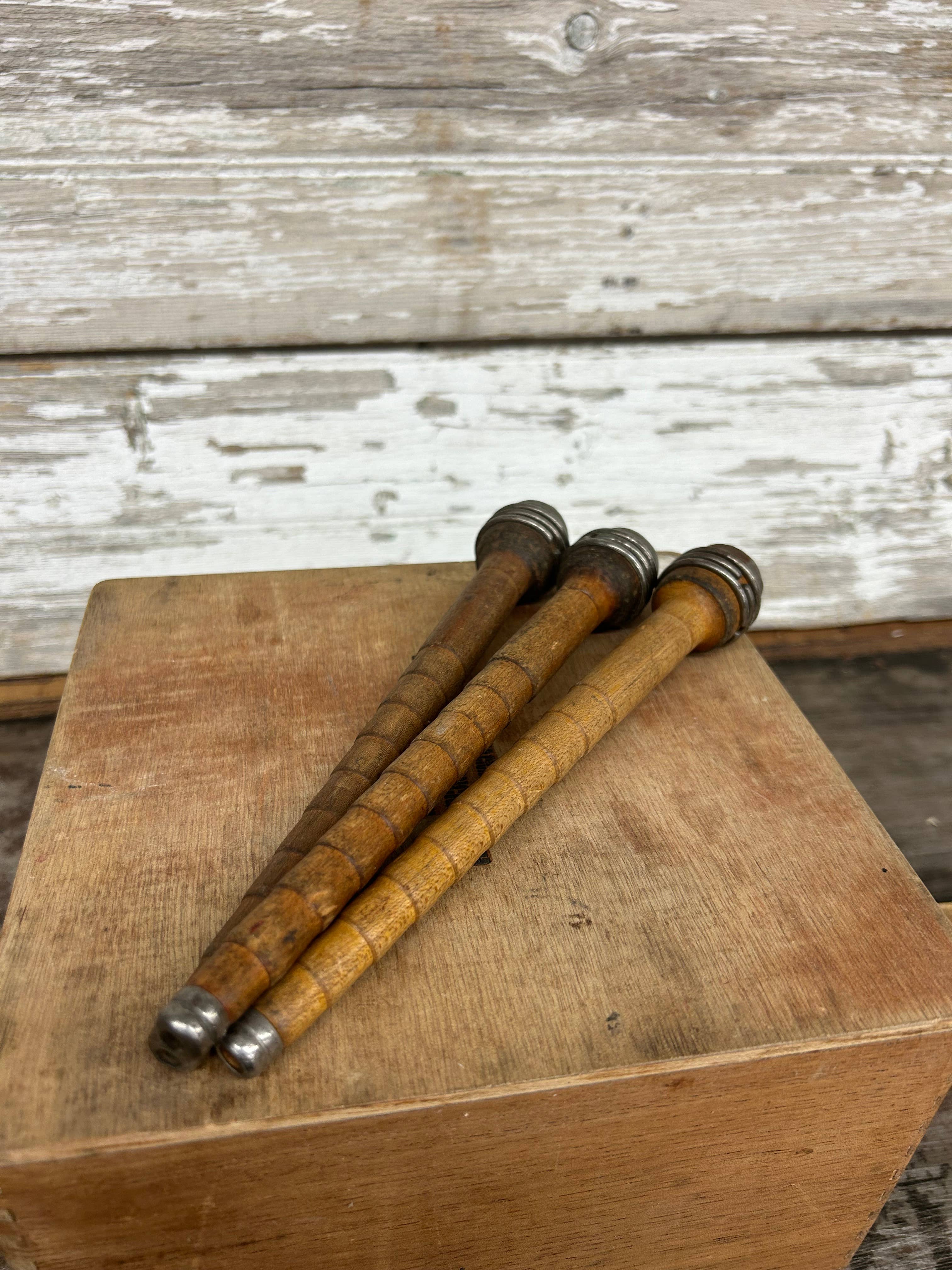 7013. Thin Wood Quill