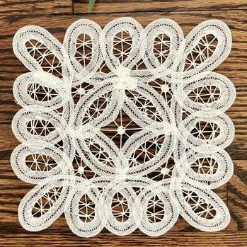 7664. Annie’s Treasures Doilies Edwardian Square Shape