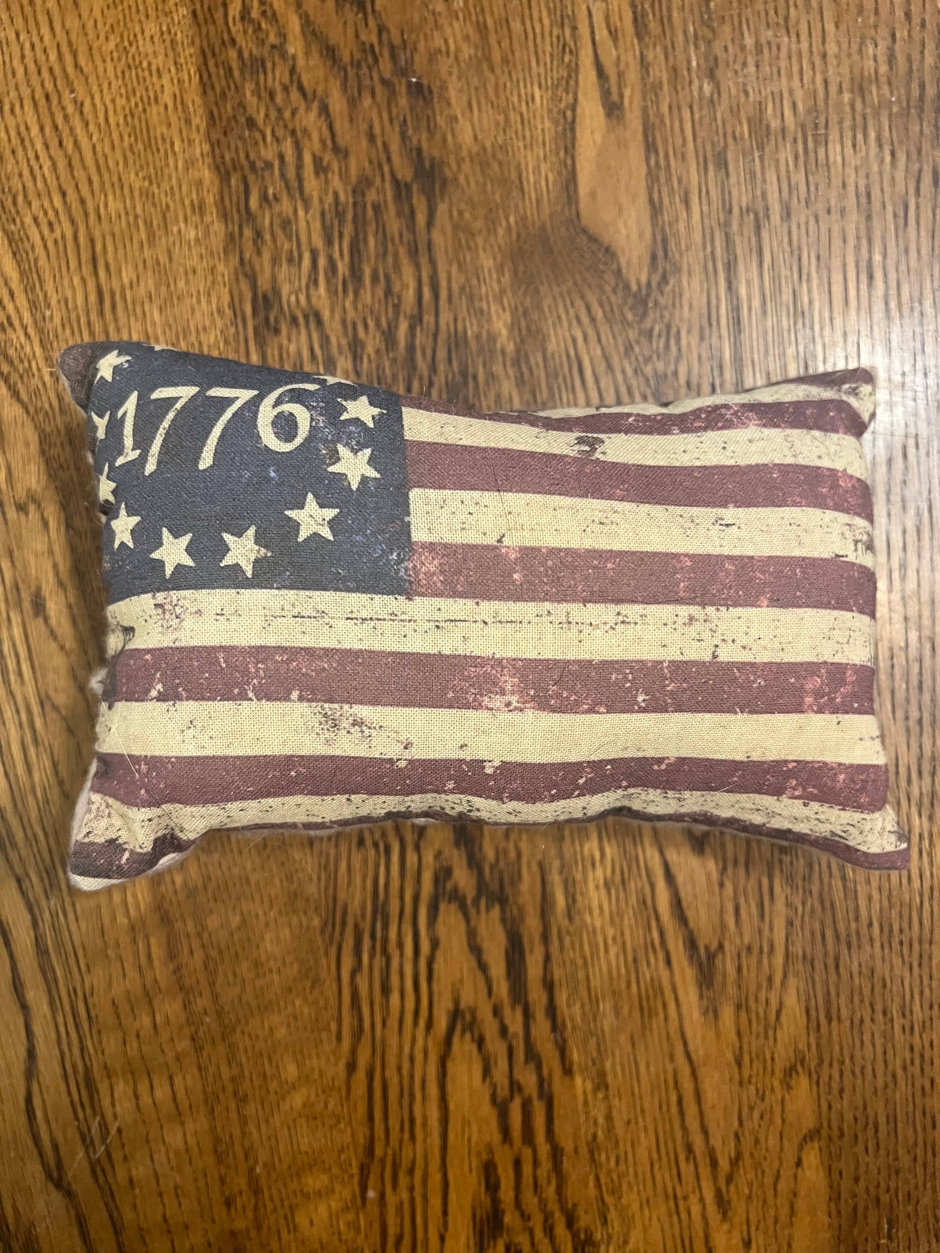 6360. Primitive handmade Printed Americana 5x7" stuffed pillows