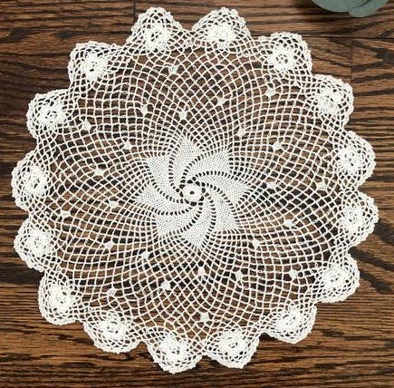 Annie's Treasures Irish Rose Doilies Round Shape