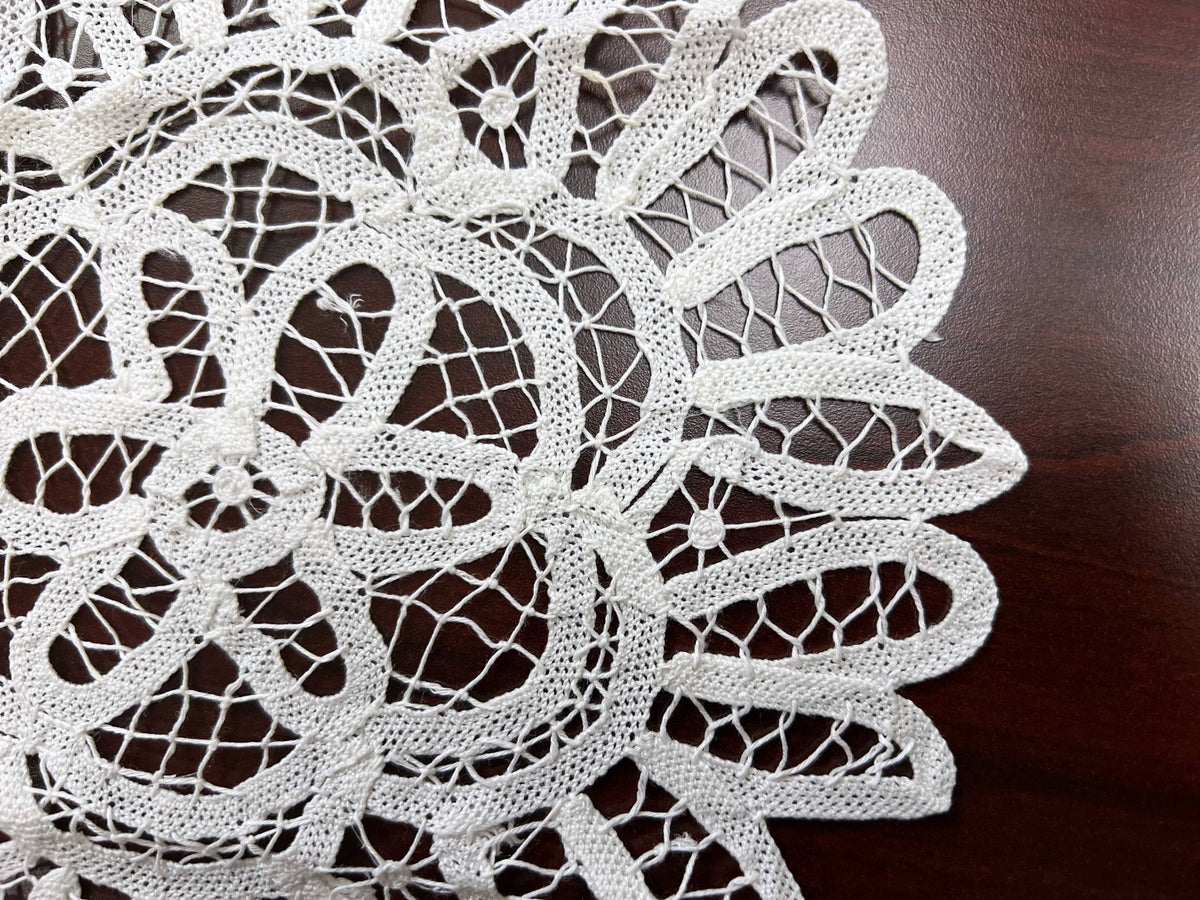 Annie's Treasures Doilies Round Shape