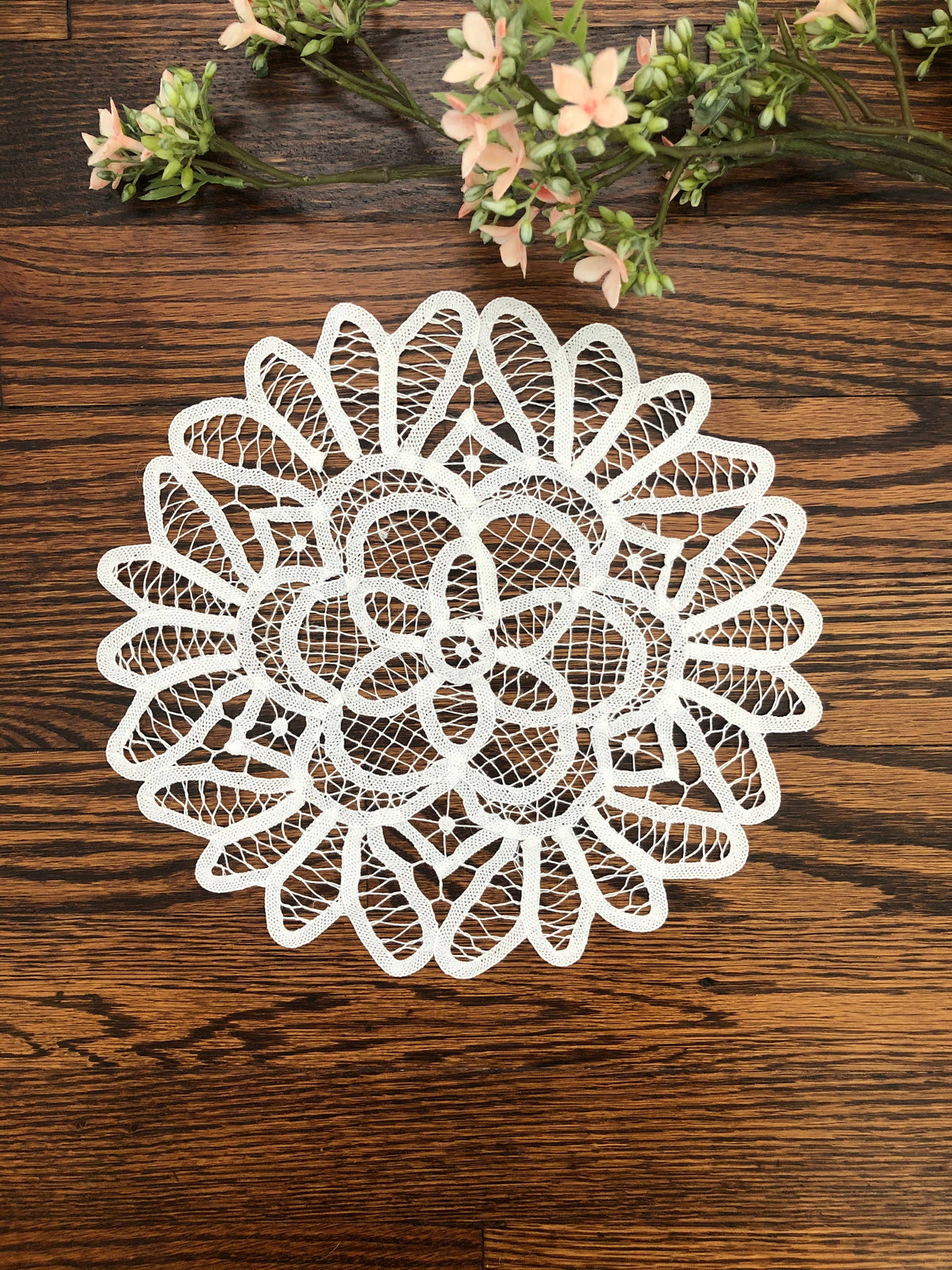 Annie's Treasures Doilies Round Shape