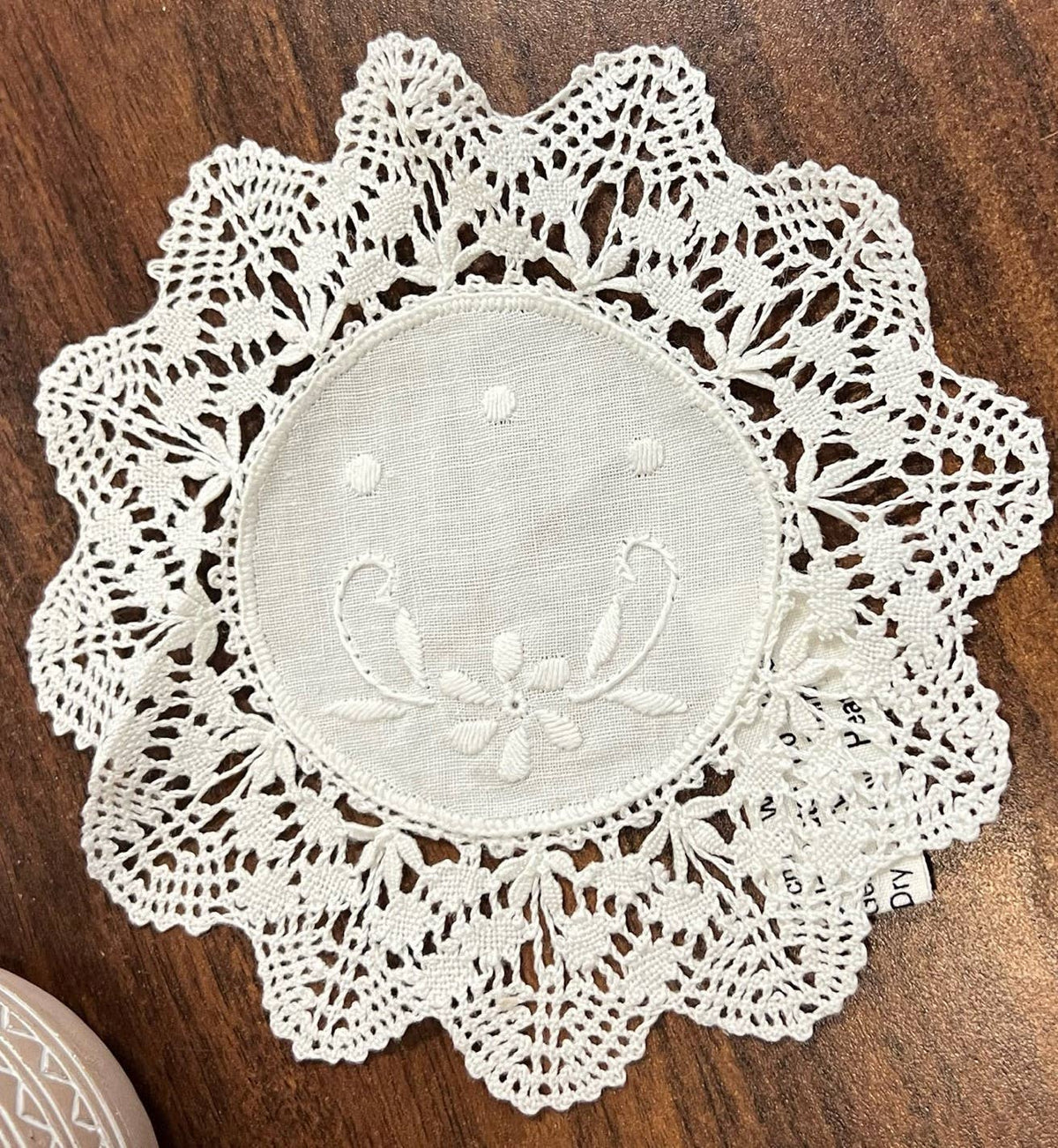 Annie’s Treasures Doilies Embroidered 6" Round