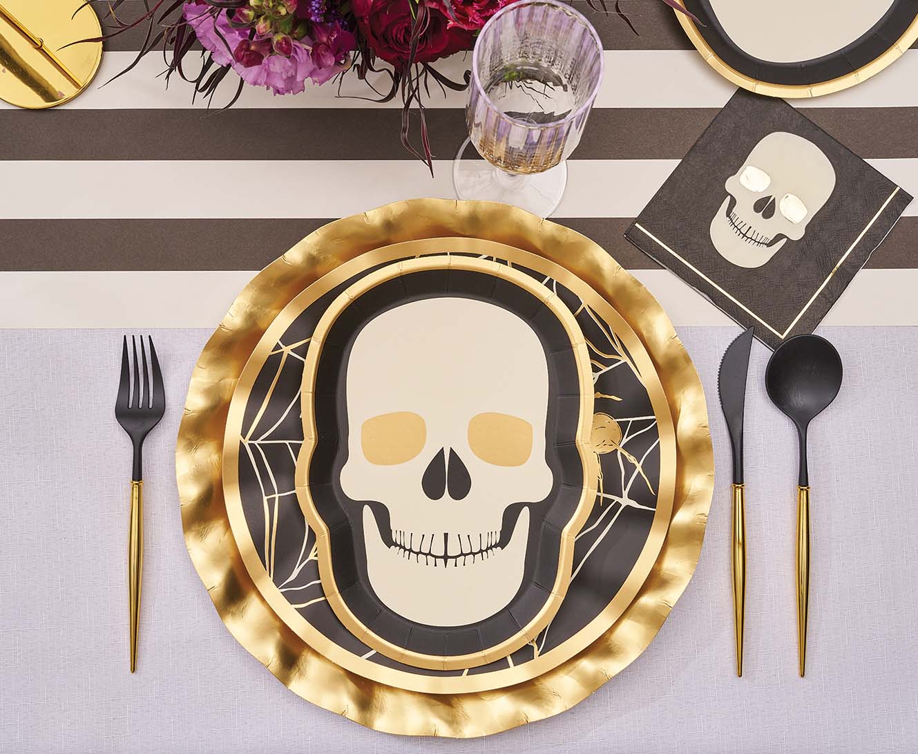 4306. Black & Gold Bella Assorted Plastic Cutlery/24pc, Service for 8