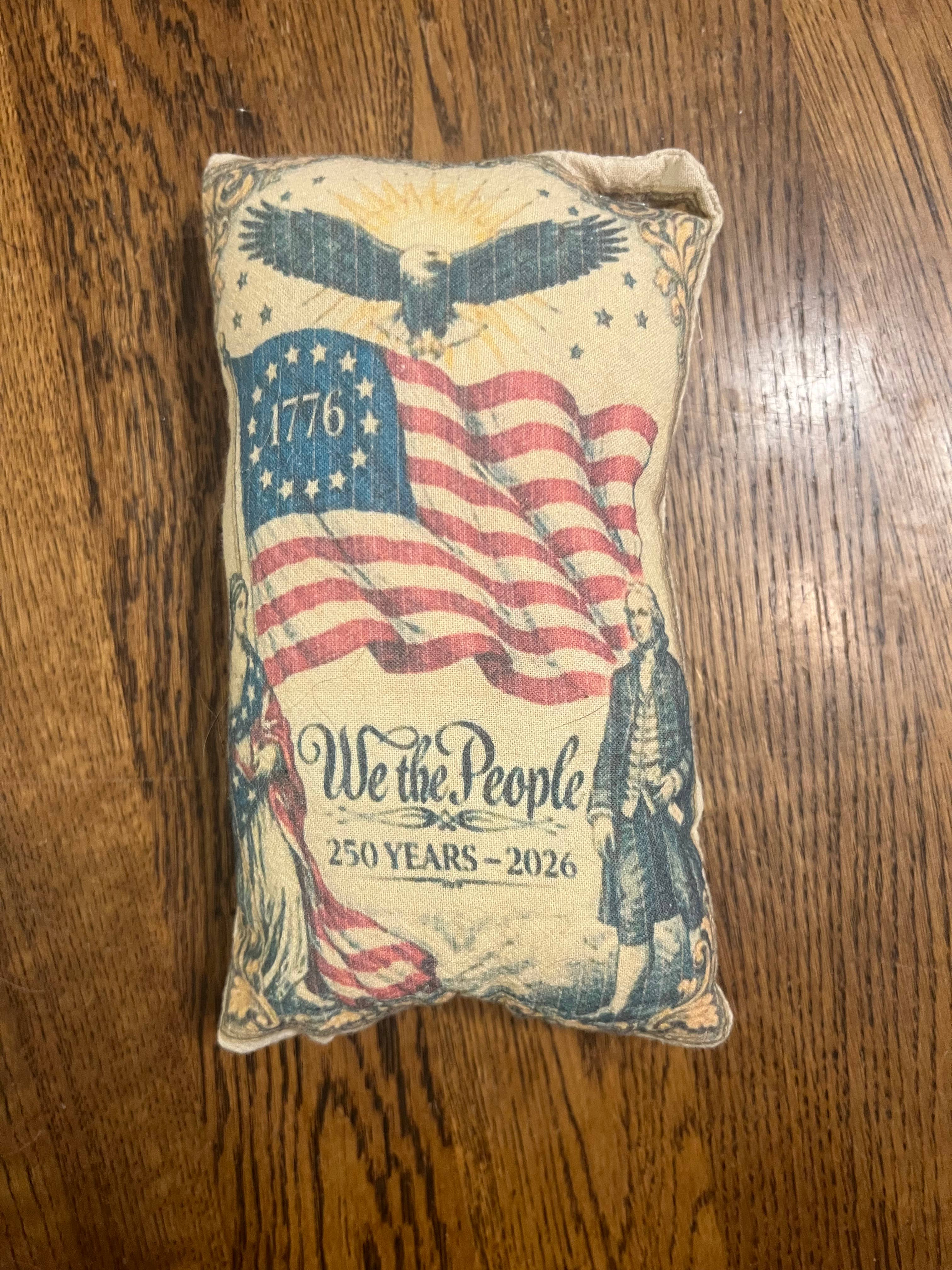 6360. Primitive handmade Printed Americana 5x7" stuffed pillows