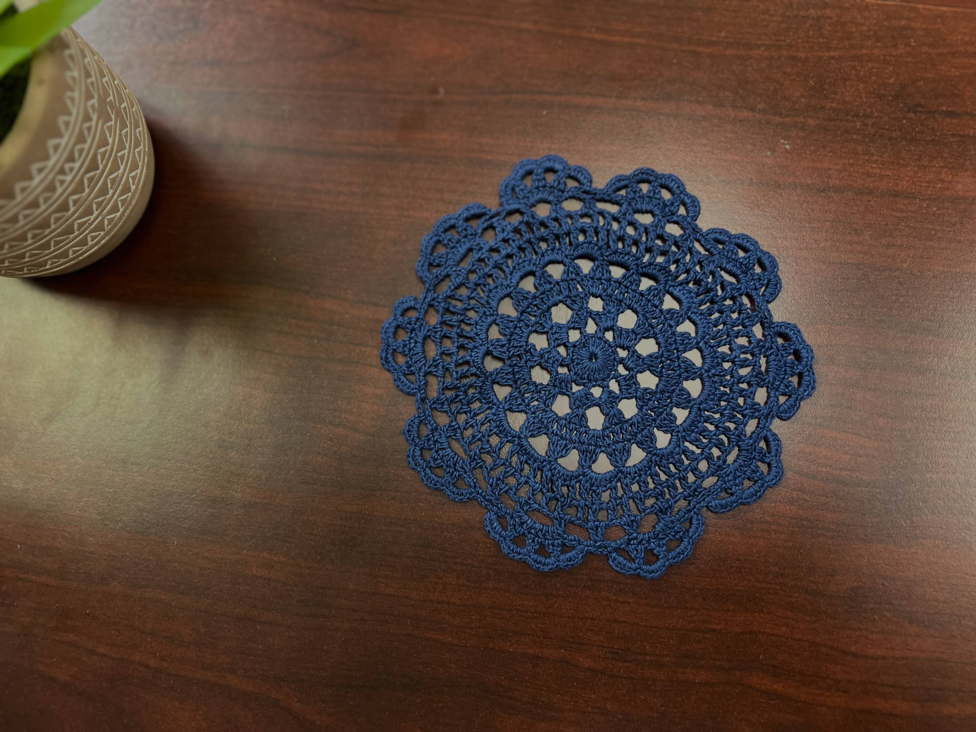 7658. Annie’s Treasures Doilies Medallion