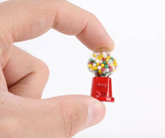 8343. Dollhouse Miniature Classic Gumball Machine