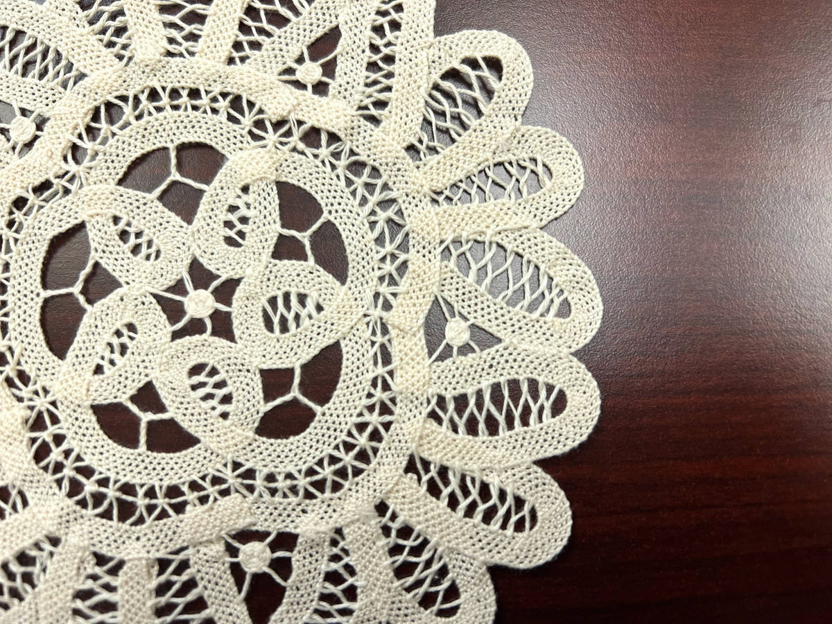 Annie's Treasures Doilies Round Shape
