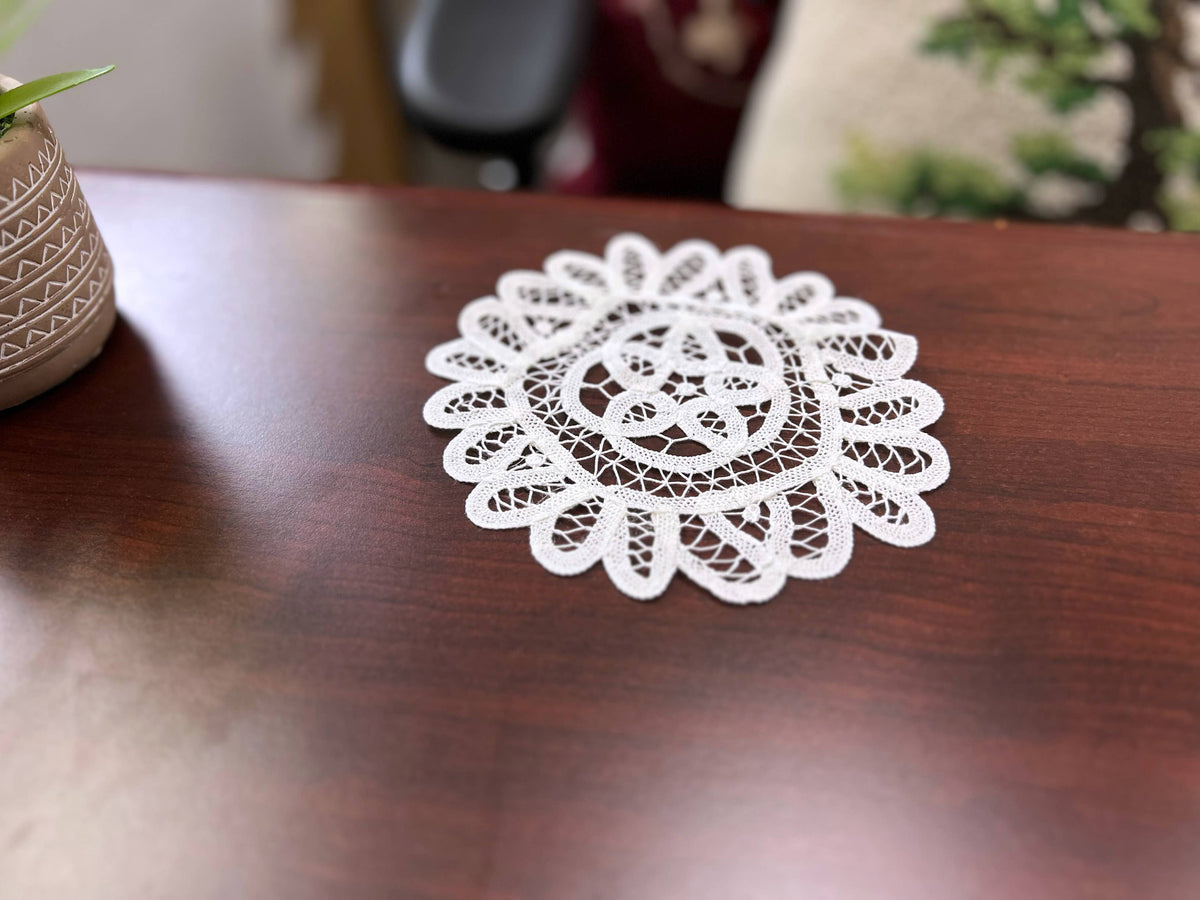 Annie's Treasures Doilies Round Shape