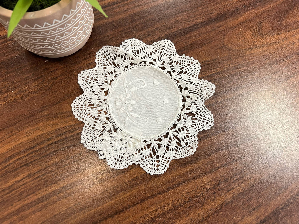 Annie’s Treasures Doilies Embroidered 6" Round
