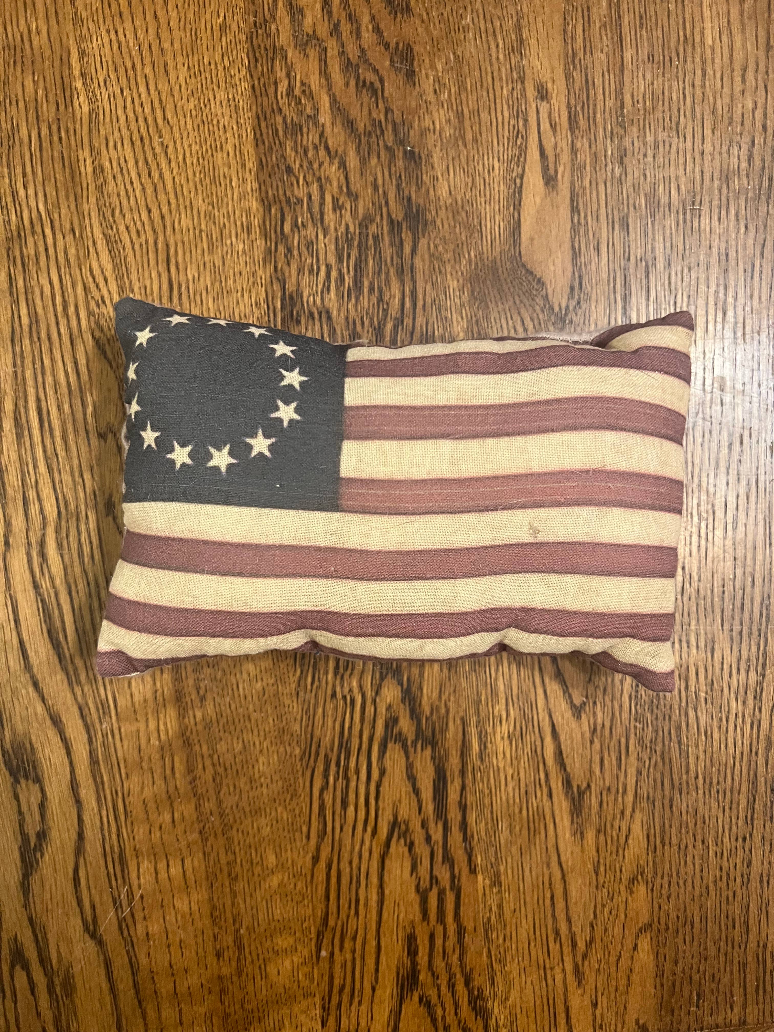 6360. Primitive handmade Printed Americana 5x7" stuffed pillows