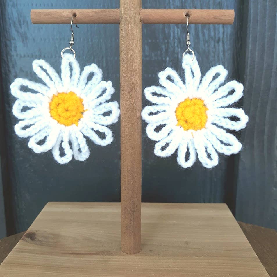 4102. Daisy Flower Crochet Drop Statement Earrings