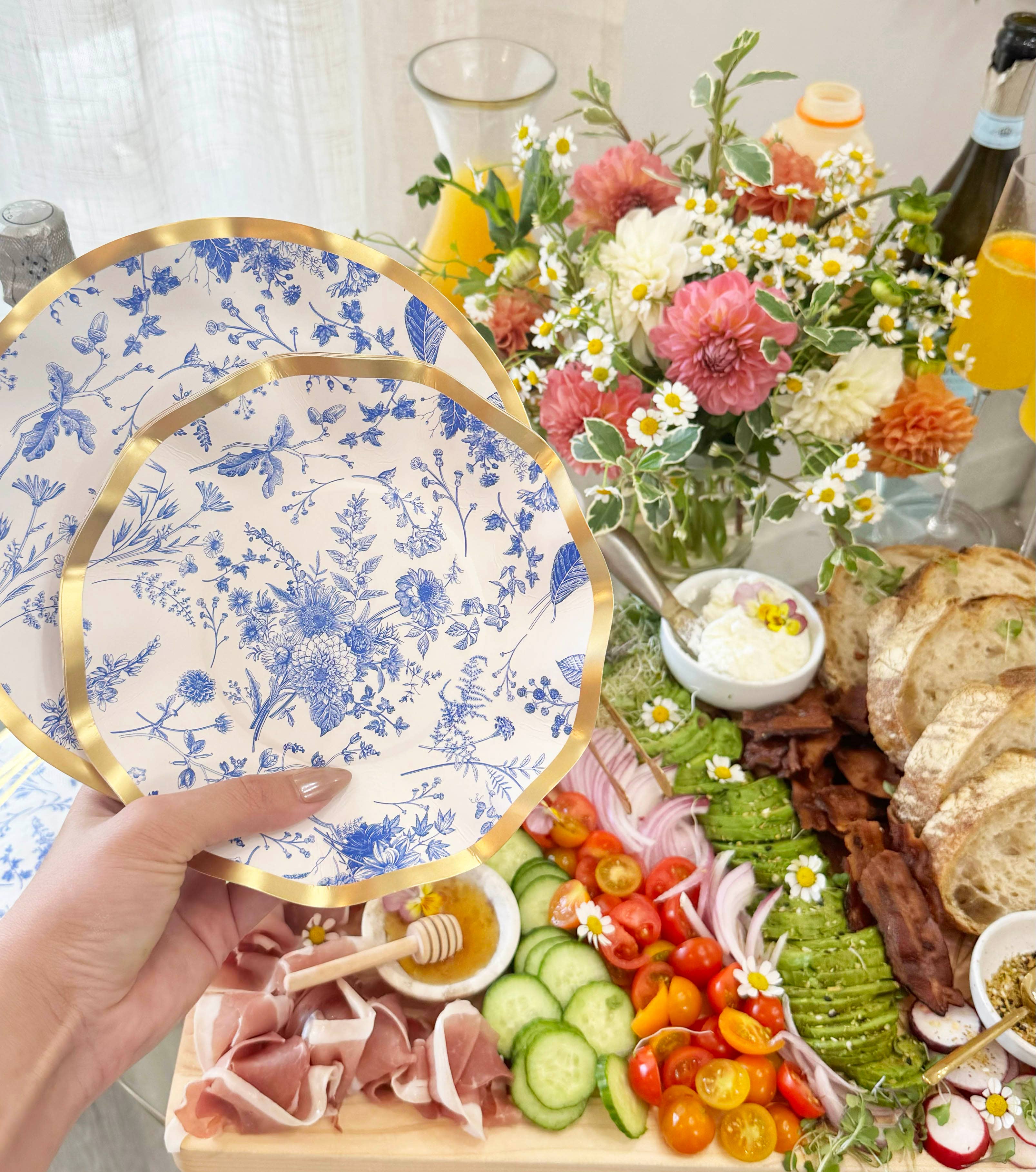 4301. Timeless Wavy Paper Dinner Plate/8pk