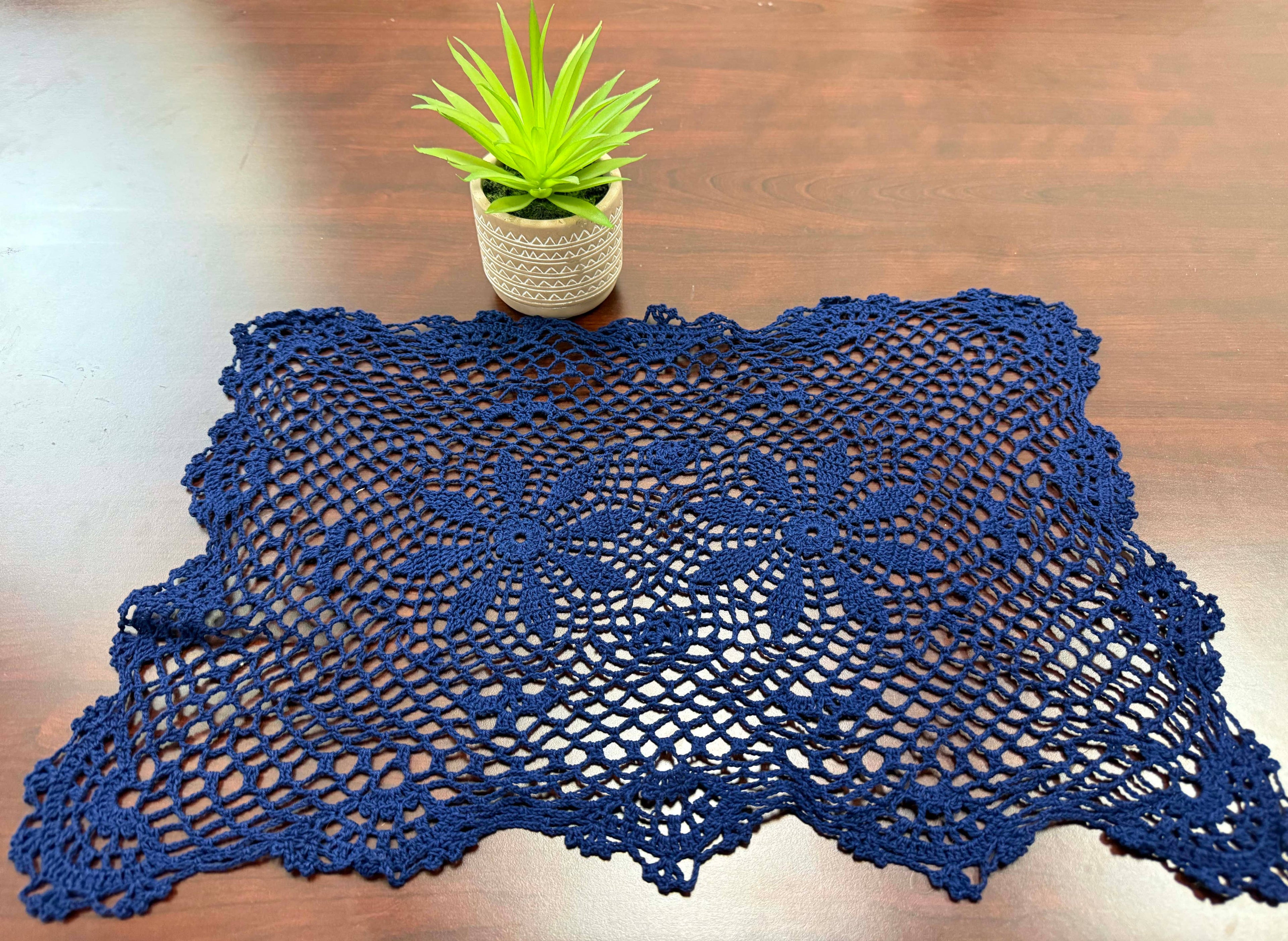 7663. Crochet Placemat